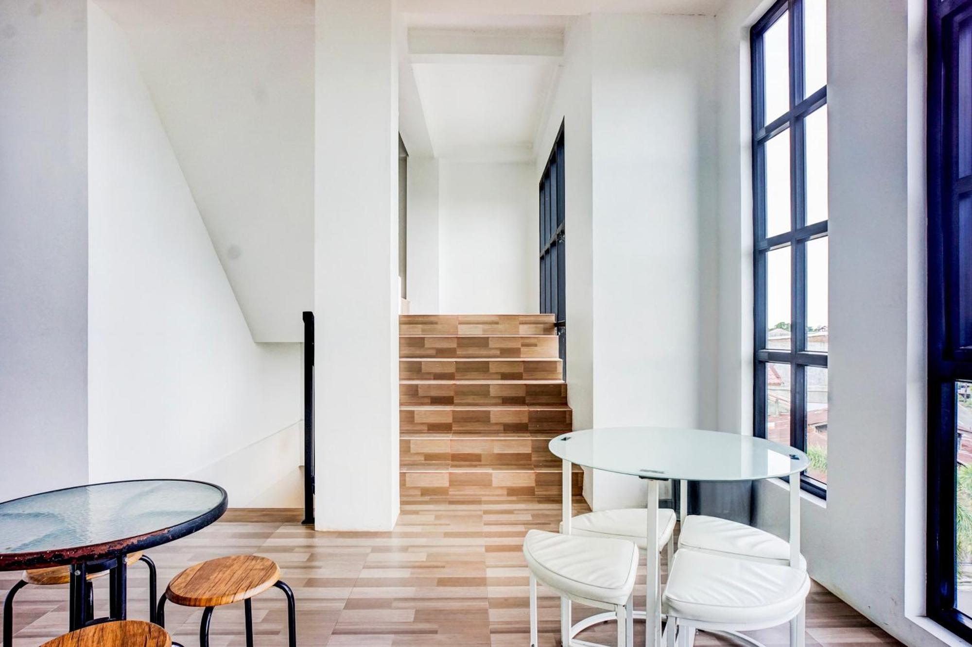 Capital O 94254 Dental Inn باندا أسيه المظهر الخارجي الصورة