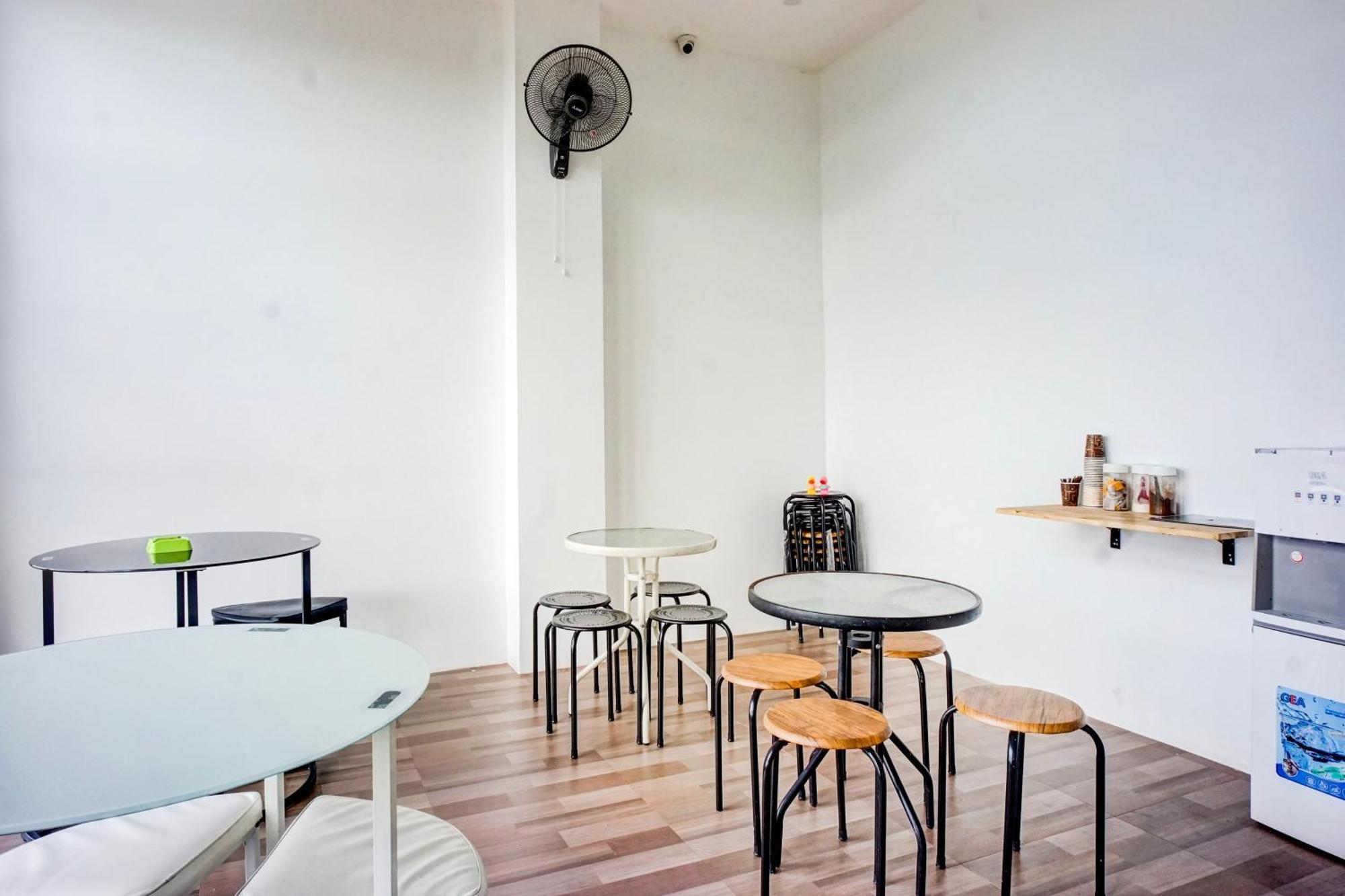Capital O 94254 Dental Inn باندا أسيه المظهر الخارجي الصورة
